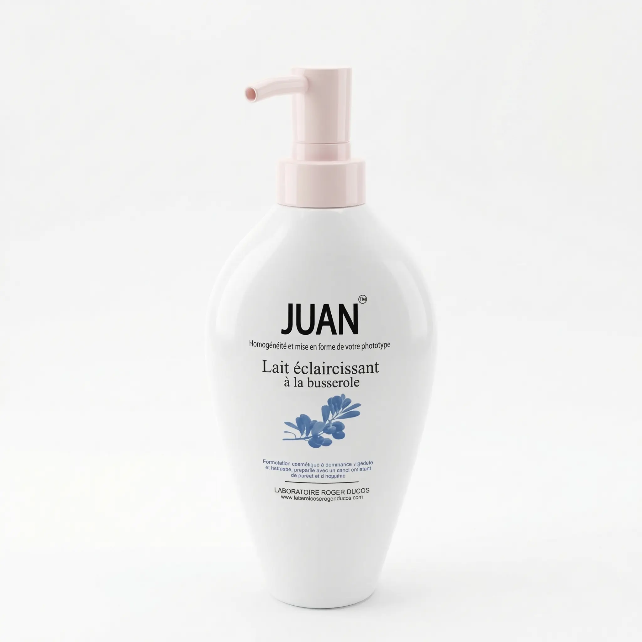 Flacon Juan busserole 500ml posé devant fond clair.
